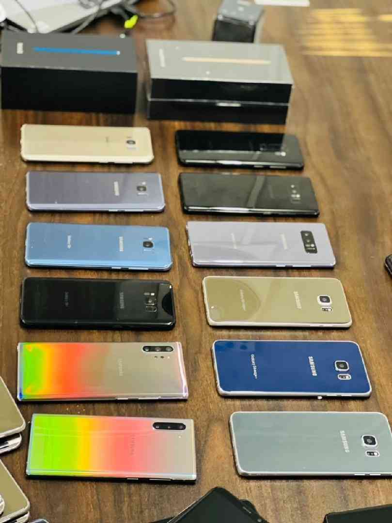 sumsung phones,,(sumsung 6 and sumsung 8)